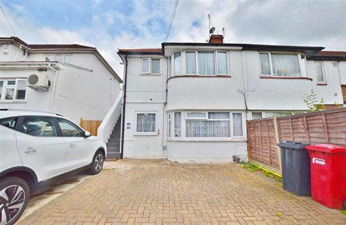 1 Bedroom Maisonette To Rent In Canterbury Avenue, Slough, Berkshire, SL2