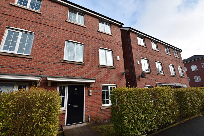 5 Bedroom Town House To Rent In Weaver Chase, Radcliffe, M26