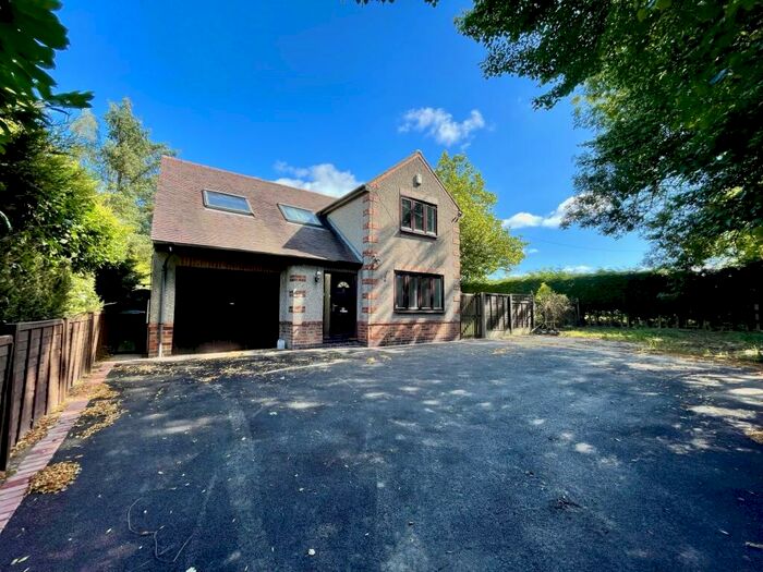 4 Bedroom Detached House To Rent In Ashby Road East, Bretby, Burton On Trent, DE15