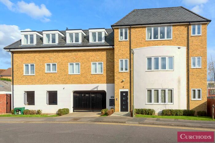 2 Bedroom Flat To Rent In Coronation House, Gogmore Lane, Chertsey, KT16