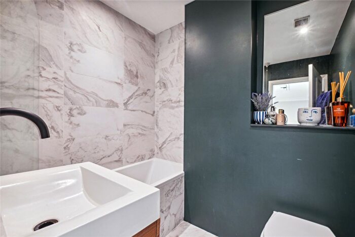 3 Bedroom Terraced House For Sale In Carmichael Mews, London, SW18