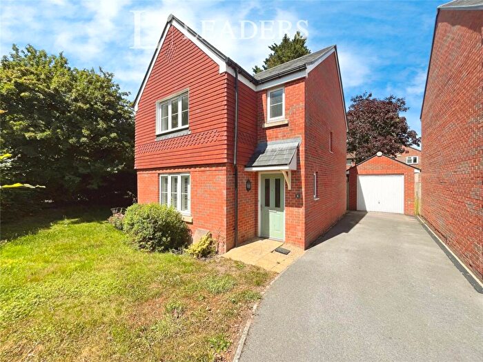 3 Bedroom Detached House For Sale In Reed Way, Petersfield, Hampshire, GU32