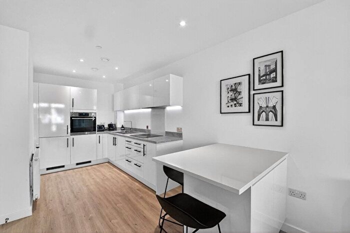 1 Bedroom Flat To Rent In A Thomas Road, Tower Hamlets, London, E14