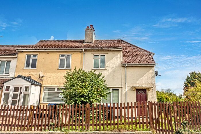 3 Bedroom End Of Terrace House For Sale In Wood Lane, Chippenham, SN15