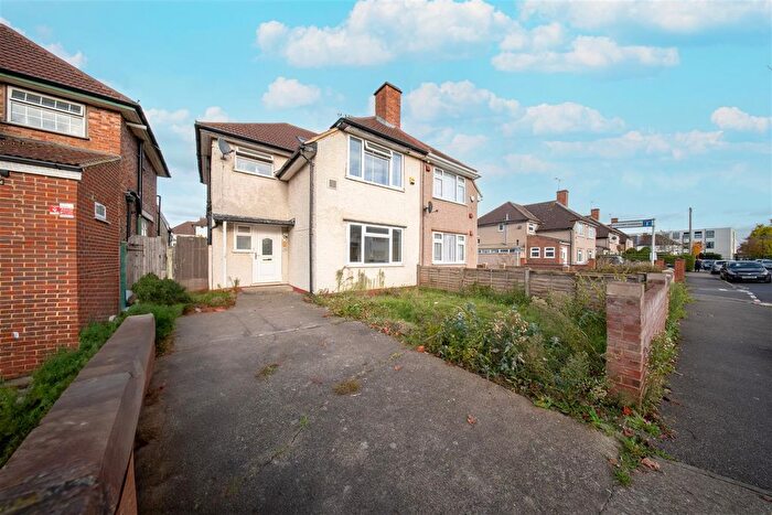4 Bedroom Semi-Detached House To Rent In Summerhouse Avenue, Heston, Hounslow, TW5