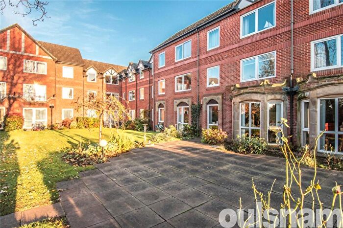 1 Bedroom Apartment For Sale In Ednall Lane, Bromsgrove, Worcestershire, B60