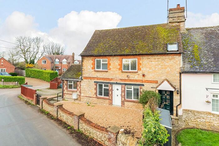 3 Bedroom Semi-Detached House For Sale In Sunningwell, Abingdon, OX13