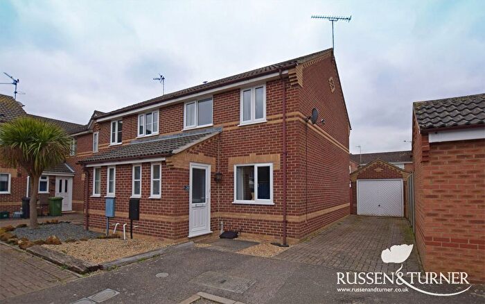 3 Bedroom Semi Detached House For Sale In Woodbridge Way, King's Lynn, PE30