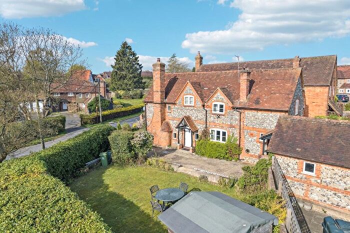 3 Bedroom Detached House For Sale In Chapel Hill, Speen, HP27