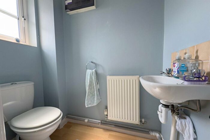 2 Bedroom Town House For Sale In Summer Fields Drive, Midway, Swadlincote, DE11
