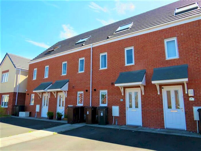 3 Bedroom Town House To Rent In Colerne Street, Wolverhampton, WV2