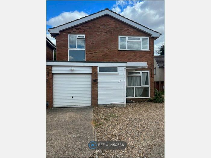 4 Bedroom Detached House To Rent In Glebe Close, Hemel Hempstead, HP3