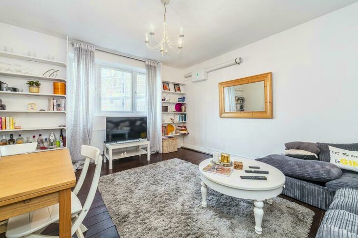 3 Bedroom Apartment To Rent In Highbury Grove Court, Islington, London, N5
