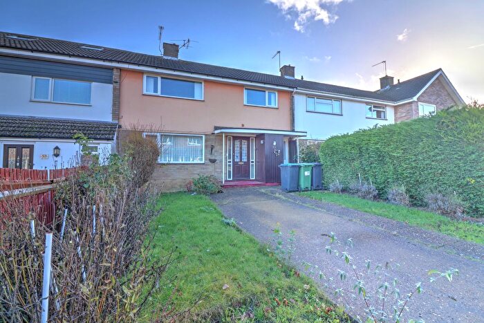 4 Bedroom Terraced House For Sale In Raybarn Road, Hemel Hempstead, HP1