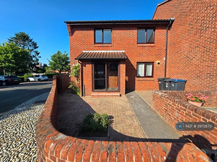 4 Bedroom End Of Terrace House To Rent In Hutchingsons Road, Croydon, CR0