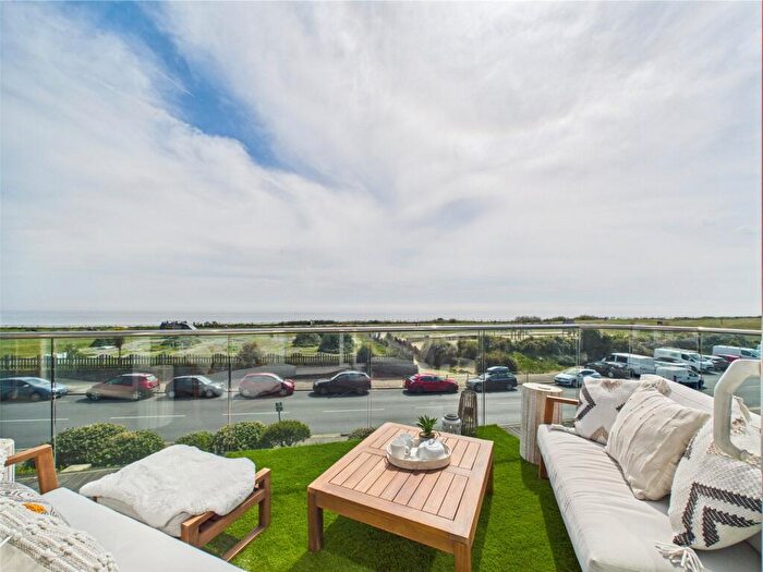 2 Bedroom Apartment For Sale In Montague Road, Bournemouth, Dorset, BH5