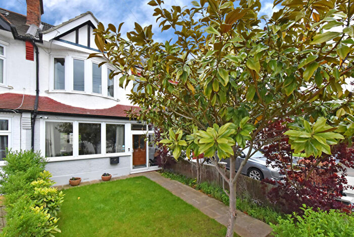 4 Bedroom Terraced House To Rent In Nyon Grove, SE6