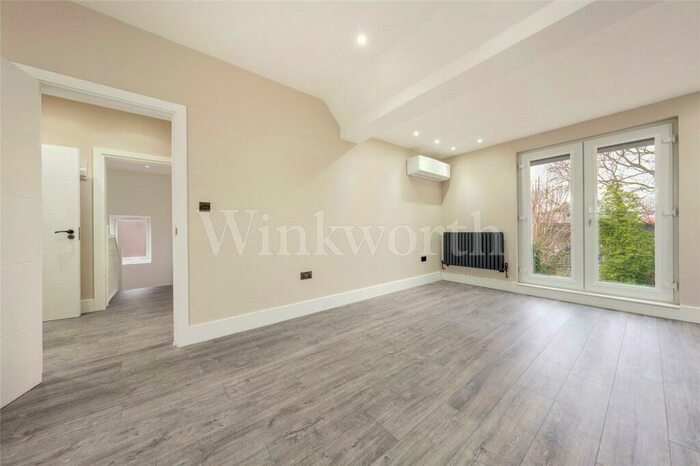 2 Bedroom Apartment To Rent In Finchley Road, London, NW11