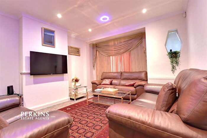 3 Bedroom Terraced House For Sale In Greenford, UB6