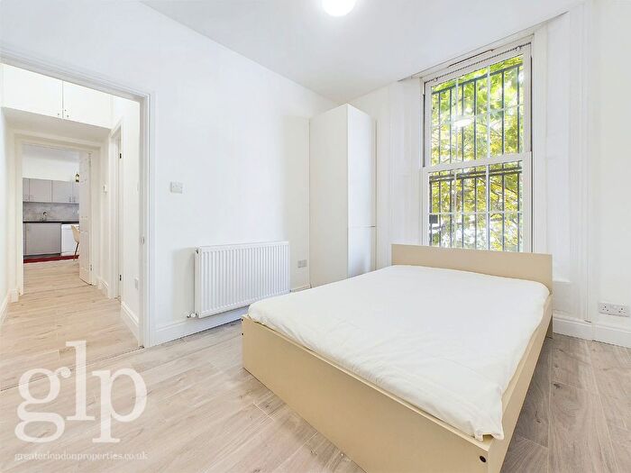 2 Bedroom Flat To Rent In King's Cross Road, London, Greater London, WC1X