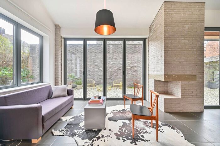 5 Bedroom Property To Rent In Kings Road, Willesden, London, NW10