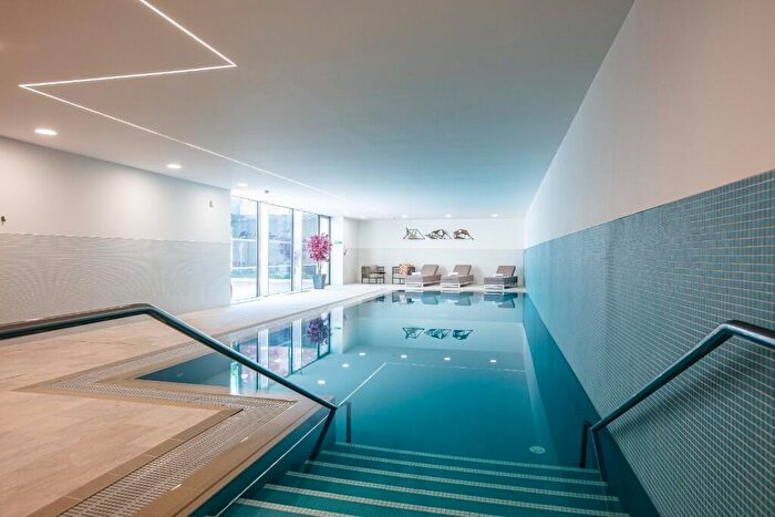 2 Bedroom Apartment For Sale In Rowland Hill Street, Hampstead, London, NW3