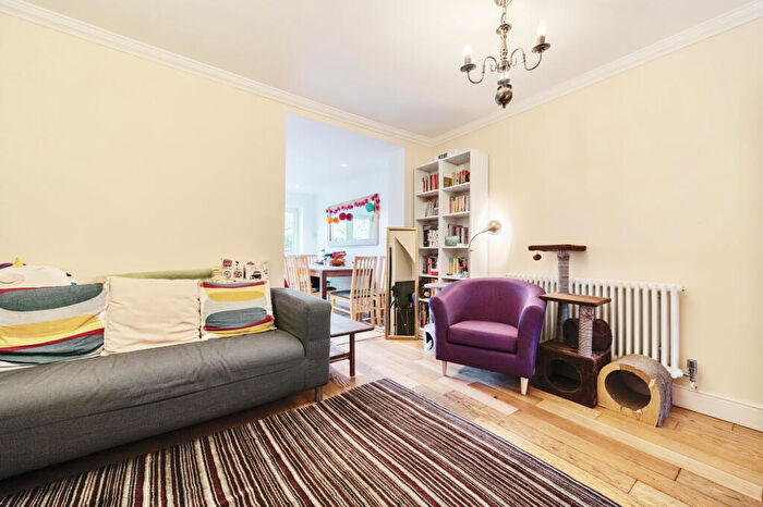 2 Bedroom Terraced House For Sale In Green Road, Whetstone, N20
