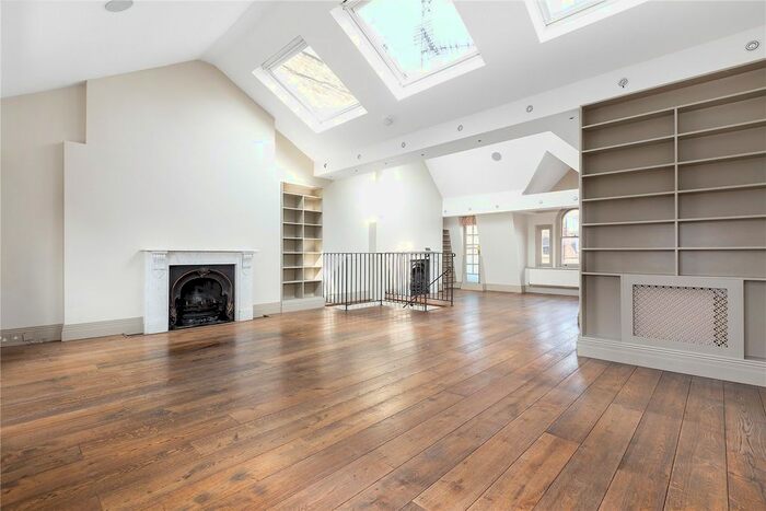 3 Bedroom Flat To Rent In Nottingham Place, London, W1U