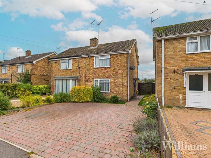 2 Bedroom Semi Detached House For Sale In Coventon Road, Aylesbury, HP19