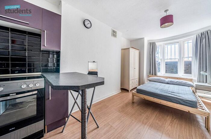 1 Bedroom Flat To Rent In Bedford Square, Brighton, East Sussex, BN1