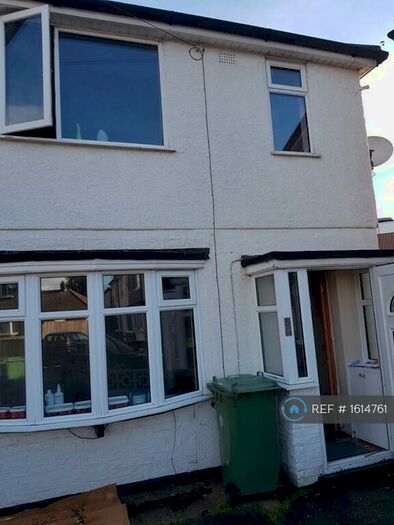 3 Bedroom Terraced House To Rent In Clarendon Road, Grimsby, DN34
