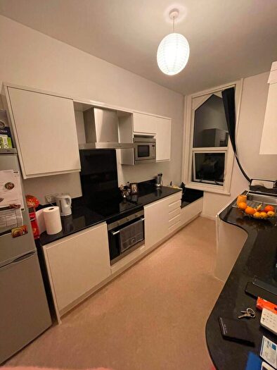 1 Bedroom Apartment To Rent In Napier Terrace, Flat, PL4