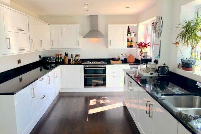 3 Bedroom Semi-Detached House To Rent In Mansfield Woodhouse, Mansfield, NG19