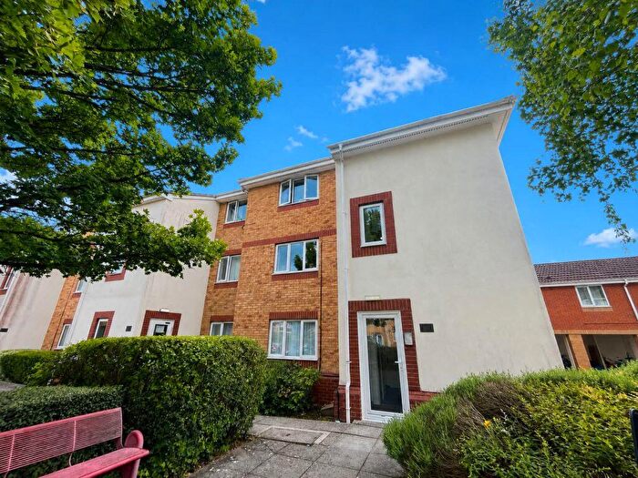 2 Bedroom Flat To Rent In Redshank Court, Thatcham, RG19