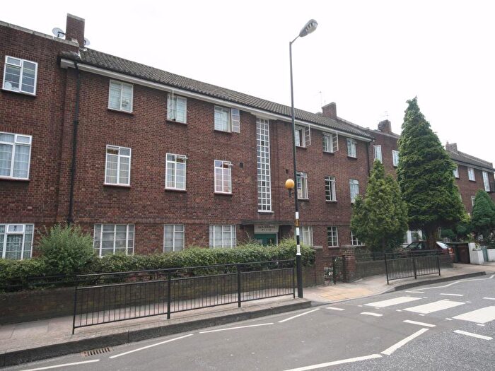 2 Bedroom Flat To Rent In Wyndham Road, Oval, SE5