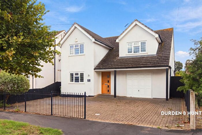 4 Bedroom Detached House For Sale In Trinity Road, Rayleigh, SS6