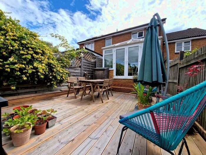 2 Bedroom End Of Terrace House To Rent In Griffon Close, Bursledon, SO31