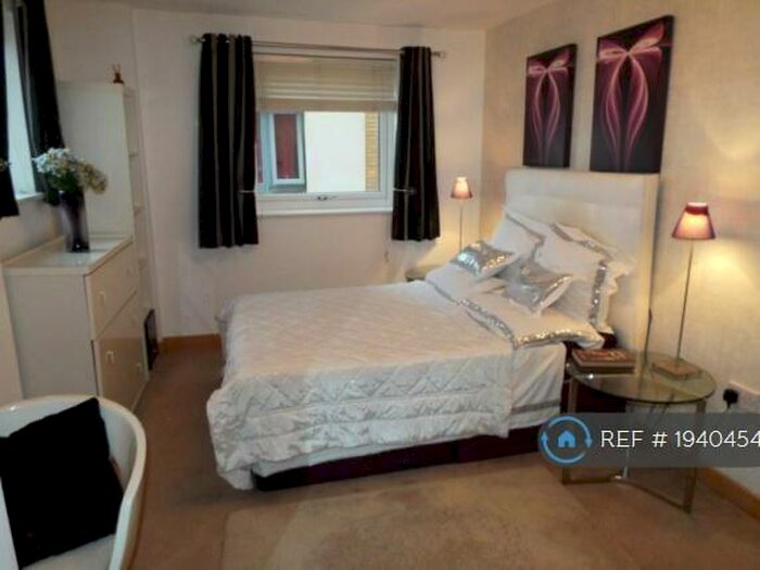 2 Bedroom Flat To Rent In Caelum Drive, Colchester, CO2