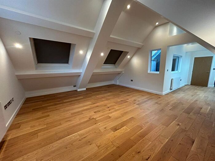 2 Bedroom Flat To Rent In Islington High Street, Islington, N1