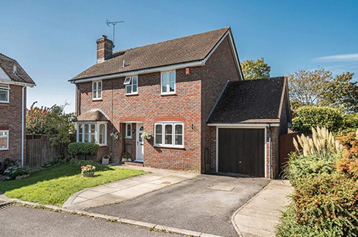 3 Bedroom Detached House For Sale In Lindley Gardens, Alresford, Hampshire, SO24