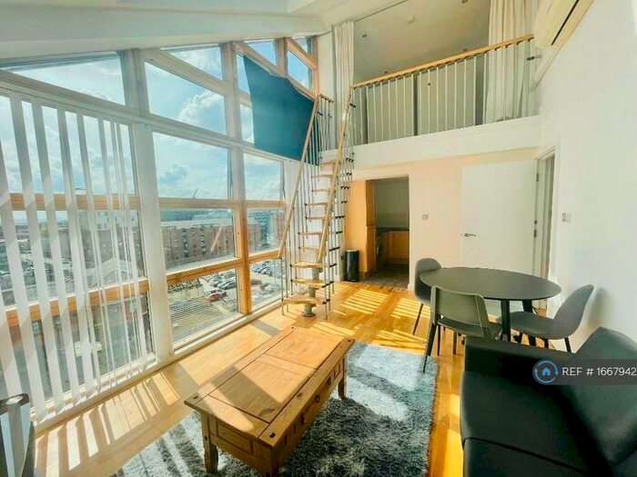 2 Bedroom Penthouse To Rent In Newton Street, Manchester, M1
