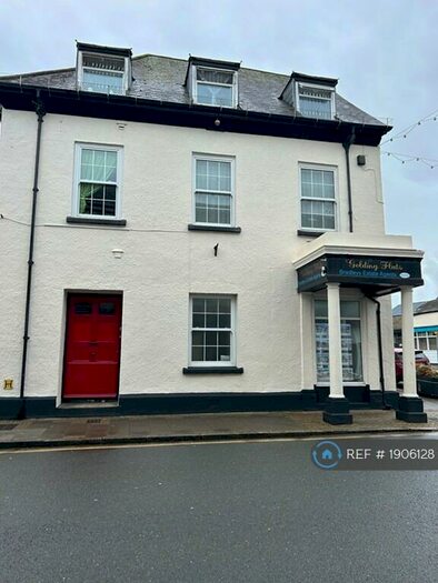 1 Bedroom Flat To Rent In Fore Street, Callington, PL17