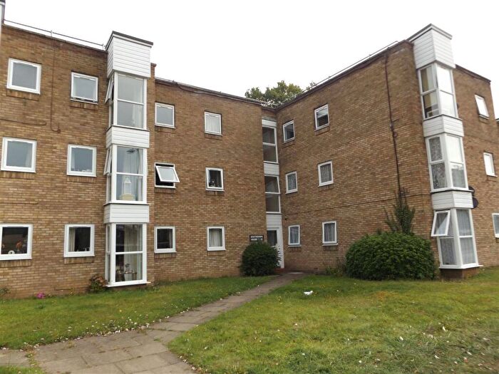 2 Bedroom Apartment To Rent In Southdown Road, Harpenden, AL5