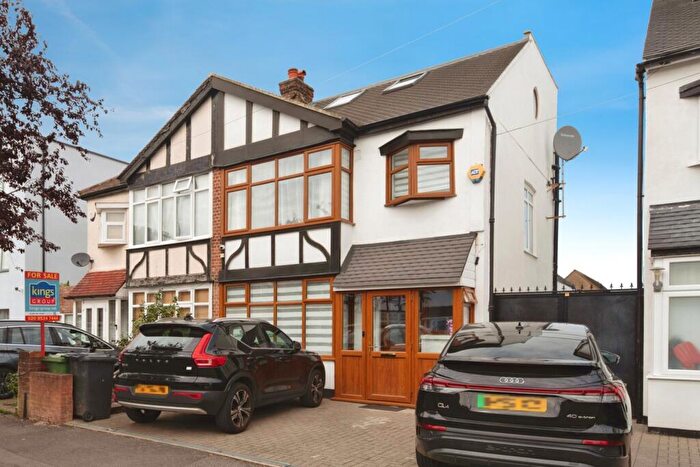 4 Bedroom Semi Detached House For Sale In Normanshire Drive, Chingford, E4