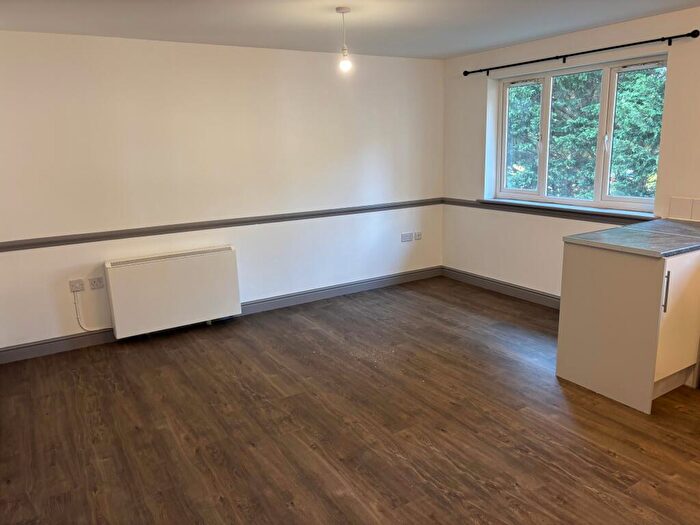 1 Bedroom Apartment To Rent In Roselee Court, CH42