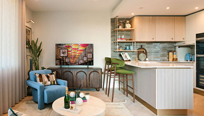 1 Bedroom Apartment For Sale In Chalk Farm Road, London, NW1