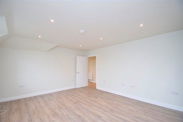 2 Bedroom Flat To Rent In Serpentine Court, Northwood, HA6