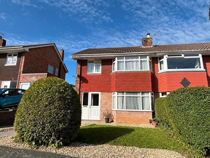 3 Bedroom Semi-Detached House To Rent In Buckingham Road, Swindon, SN3