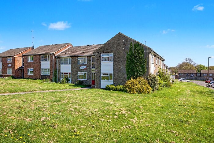 1 Bedroom Flat For Sale In Chasecliff Close, Loundsley Green, Chesterfield, S40