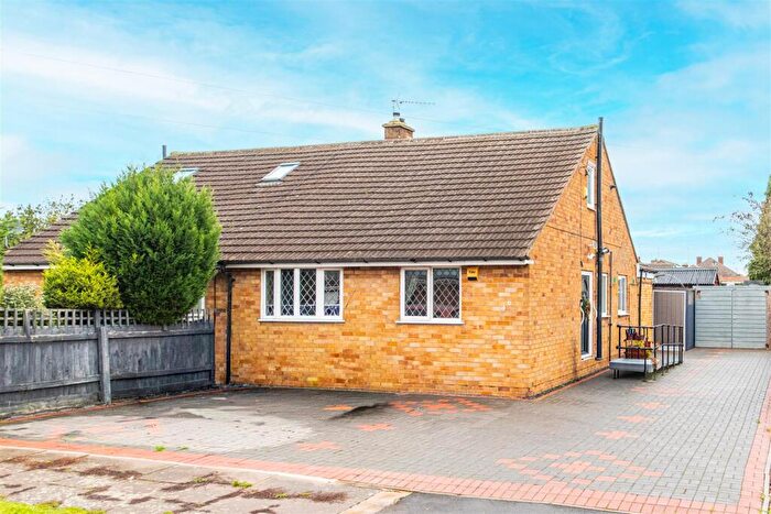 3 Bedroom Bungalow For Sale In Cottesmore Avenue, Barton Seagrave, NN15